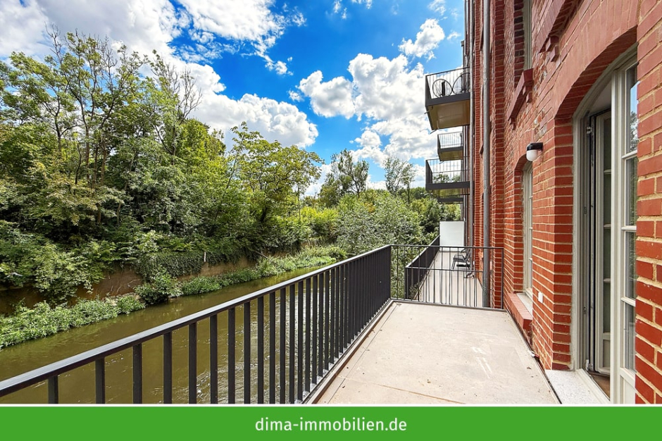 Balkon am Wasser